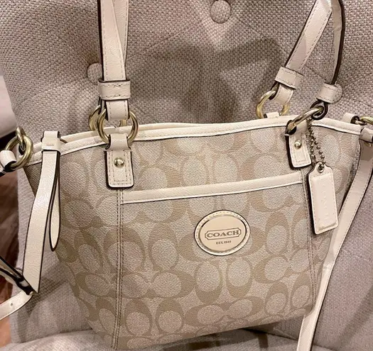 Coach Signature Canvas Peyton Handbag