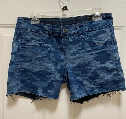 Design Lab Sold Reversible Blue Jean Shorts 33” waist