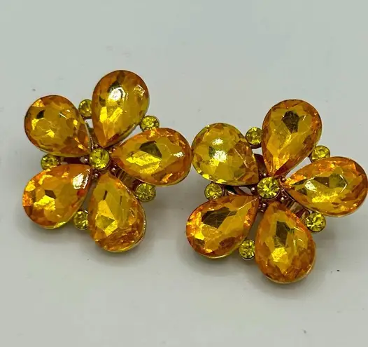 Vintage Sunflower Yellow Floral Clip on Earrings Gold