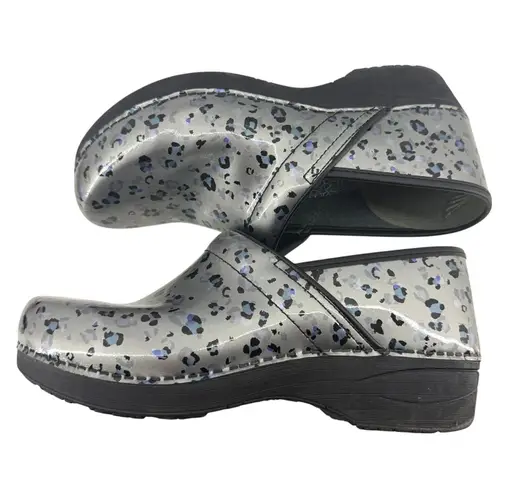 Dansko Women's XP 2.0 Grey Leopard Patent Leather Nursing Clogs