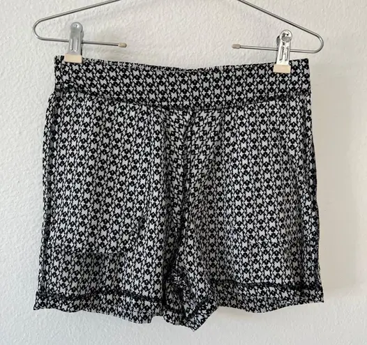 BCBGeneration Black & White Print Comb Shorts