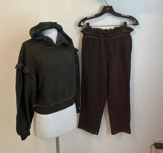 Something Navy Taylor Ruffled Hoodie / Paperbag Sweatpants