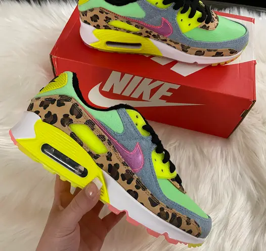 Nike air max 90 lx illusion green/sunset pulse women's shoe size 10 sales