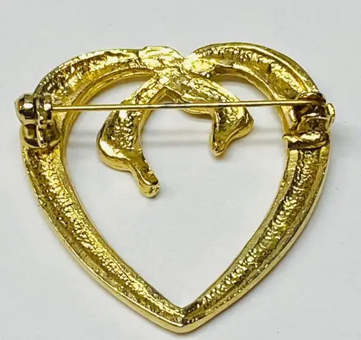 Gold Tone Jewelry Pin Brooch Women Heart Shape Tied into a Bow Vintage