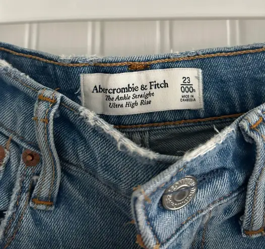 Abercrombie & Fitch Ankle Straight Jeans