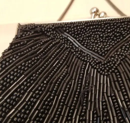 Valerie Stevens {7"x6"} VINTAGE Beaded Clasp Purse Black