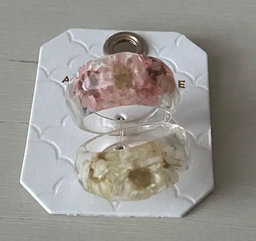 Altar'd State NWT  bohemian hippie chic resin Dried Flower Ring Set of two