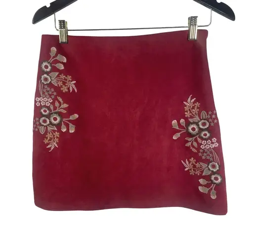 Mi Amici Francesca's Red Faux Suede Embroidered Floral Mini Skirt Women's M Size M