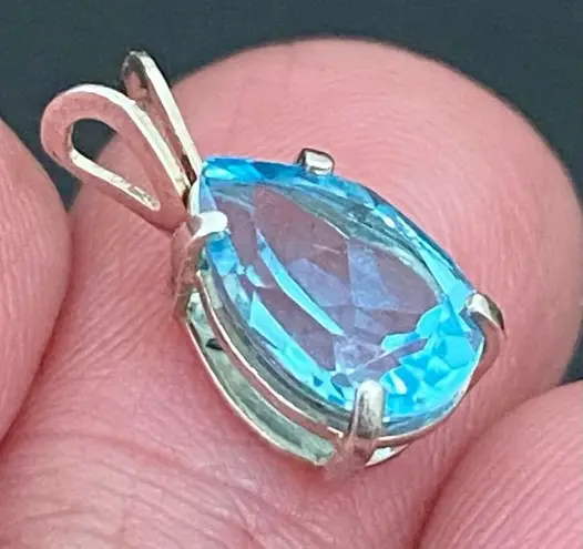 Sterling Silver Vintage Blue Topaz CZ Cubic Zirconia Teardrop Pendant 0.7g