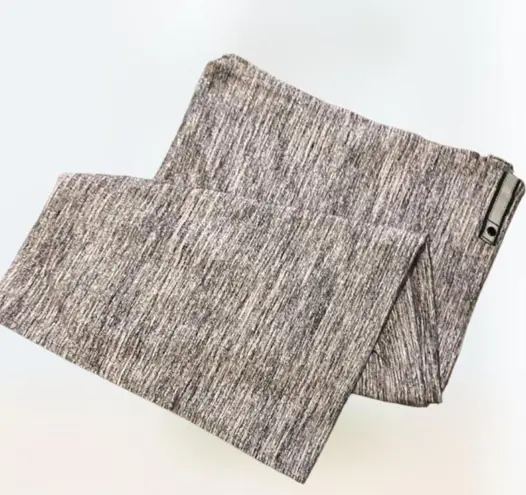 Lululemon  Vinyasa Snap Gray Women Scarf New OS