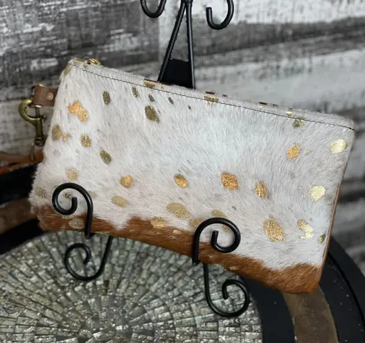 Metallic Leather Acid Wash White & Gold Wristlet 10ā x 6ā