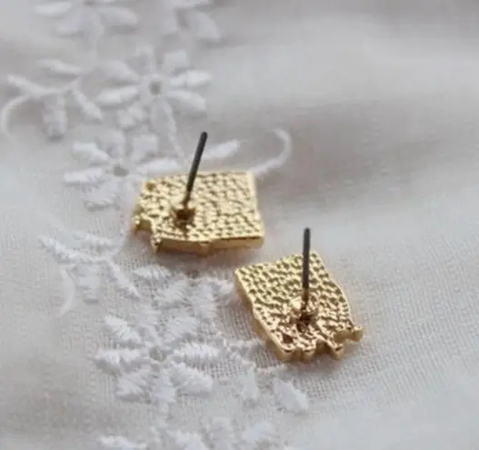 Princess Castle Fairytale Stud Earrings Gold New Pink