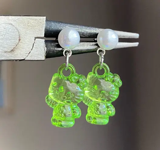 Handmade Kawaii harajuku y2k style hello Kitty earrings🩷