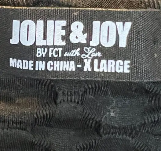 Jolie & Joy By FCT with Love Size XL Long Sleeve Crewneck Mini Crop Top