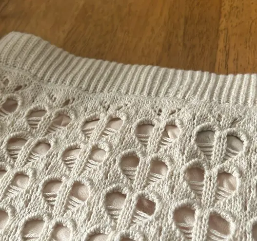 Freshman 1996 open knit partially lined skirt, size Medium. Had 11” each side.