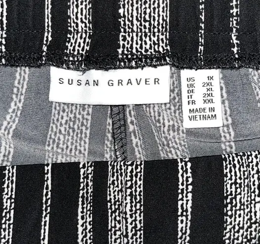 Susan Graver Sz 1X Black Stripe Ruched Leg Liquid Knit Pull-On Crop Capri Pants