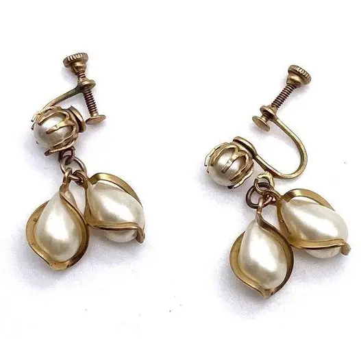 Vintage Pearl earrings dangle drop clip on screw on gold tone dainty classic