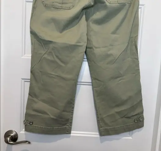 Gloria Vanderbilt ๐๏ธ 5/$20 Sage Green Corduroy Cropped Capri Pants Size 8