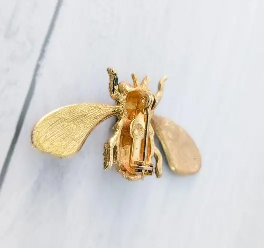Vintage Brooch / Vintage Pin Gold Tone Bee with Colorful Accents