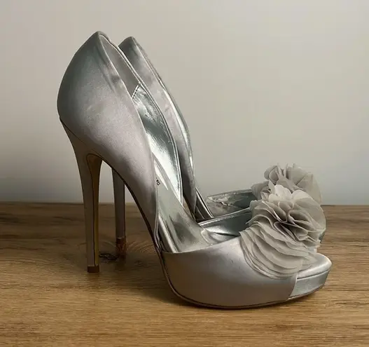 Audrey Brooke  silver heels size 7