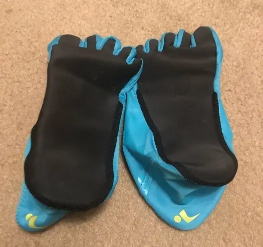 Cross fit Neoprene scuba Blue black barefoot weight training bootie sleeve Size 6