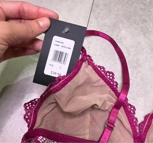 Frederick's of Hollywood NWT Fuschia Silver Lace Caroline Bralette Large V Neck