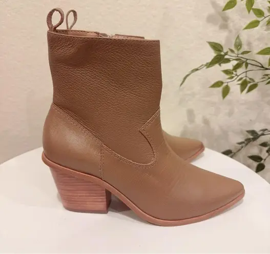 Kaanas Hague Cowboy Leather Bootie in Honey NWOT Size 6M Tan