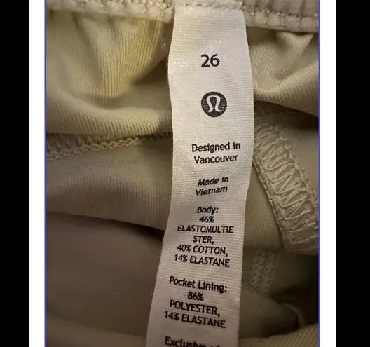 Lululemon HR Cropped Utilitech Cargo Pants 26 Nat Ivory