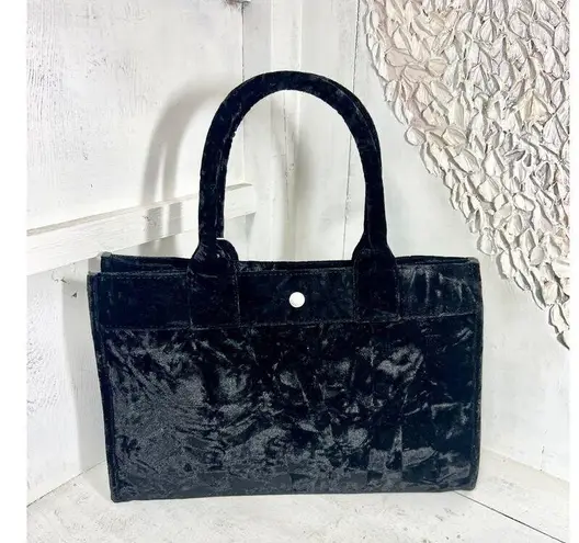 NWT Quilted Koala Crushed Velvet Midi East West Bag w/ Gold Glitter Heart Strap Black