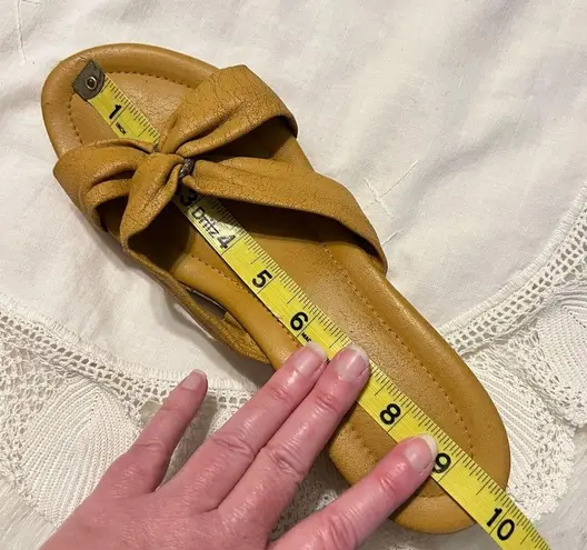 Vintage Island Slipper Wedge Sandals Shoes Made in Hawaii No Size but Approx 8