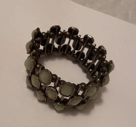 Stretchy Statement Cuff Costume Bracelet Rhinestone / Gold Tone