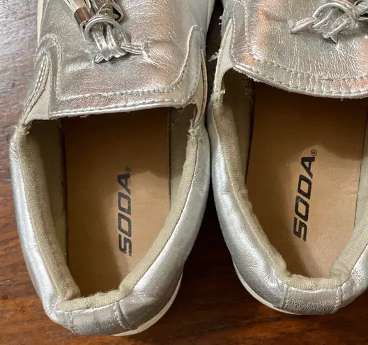 Soda silver slip-on shoes with Tassels