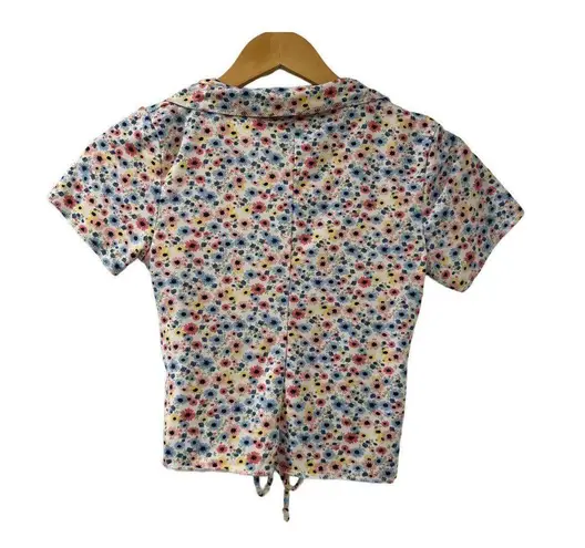 Pie In The Sky Juniors Solid Floral Cropped Front Ruched Collared Top, Small - Image 7