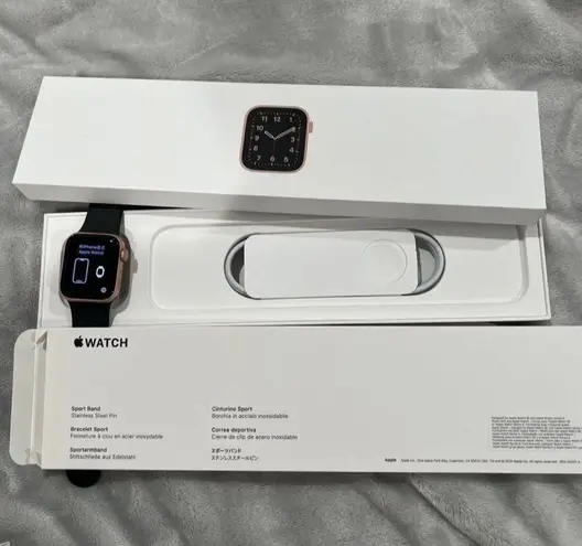 Apple gold  watch se 40mm