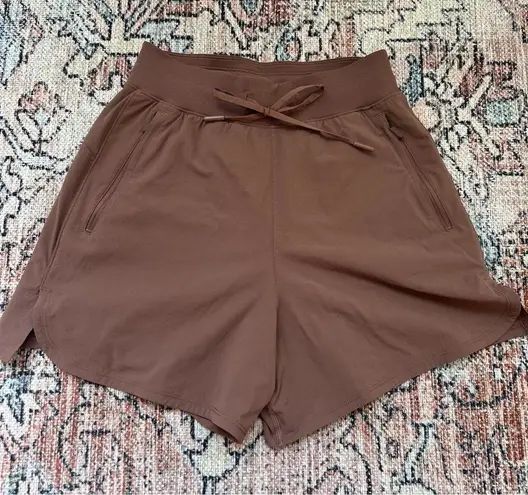 Lululemon  License to Train High-Rise Short 4" in Dark Oxide Size 2 Brown Taupe