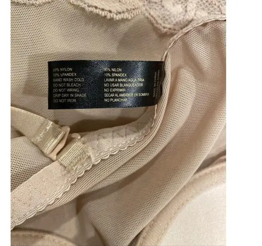 Marilyn Monroe Intimates Slip Womens Med Nude Tan Chemise Sheer Underwire Lace