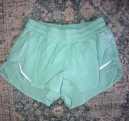 Lululemon Hotty Hot Short 2.5”