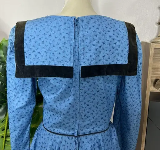 Gunne Sax by Jessica McClintock • vintage 70s floral velvet bib trim dress