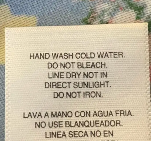 Ellen Tracy floral and fauna tankini halter top with keyhole in size 8. EUC