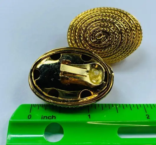 Gold Tone Spiral Rope Dome Oval Shape Clip