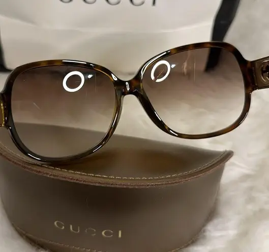 Gucci 💯Authentic  Sunglasses with Box🍀