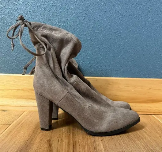 Catherine Malandrino Catharine Maladrino Sorchanie Faux Suede Taupe/Gray 3.5” Ankle Bootie size 9