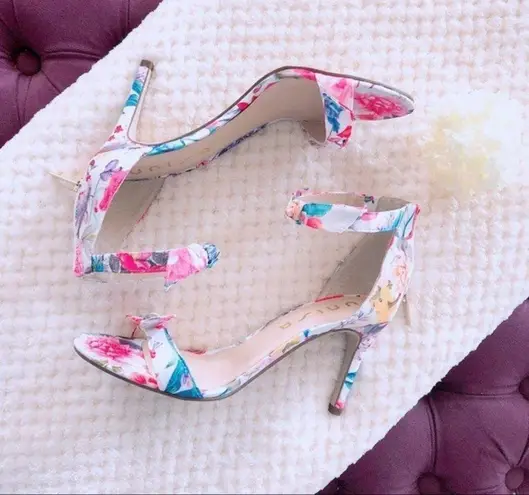 Unisa Floral Satin Sandals In White Multi Size 9 NWT