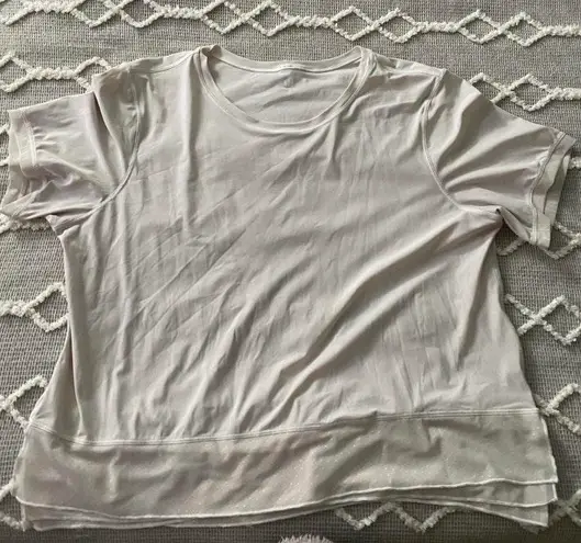 Lululemon womens  short sleeve top