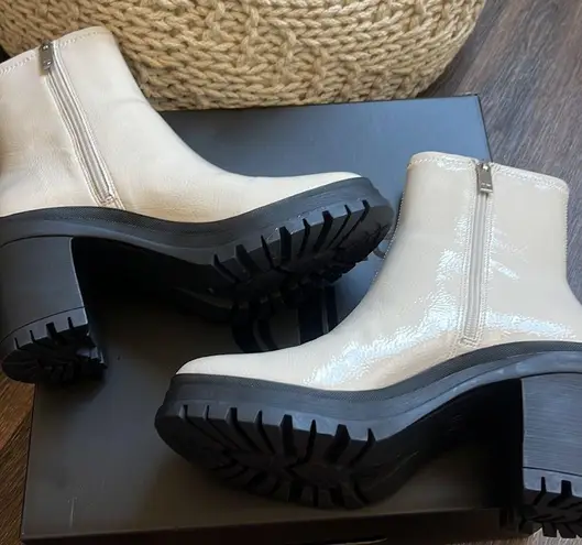 D’amelio Helenna Boot in Ivory