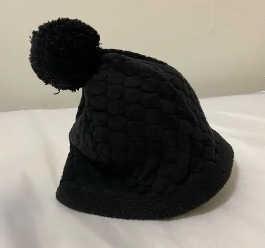 Fleece Lined Textured Pom Beanie Black