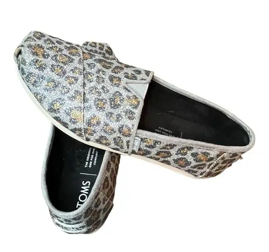 Toms  SILVER GLITTER CHEETAH PRINT SLIP-ON FLAT SHOES WOMEN'S SIZE 6