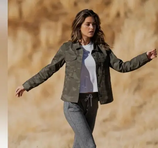 Vuori camo Utility Jacket Durable Cotton Canvas