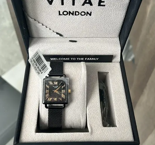 VITAE London Ilesha Black