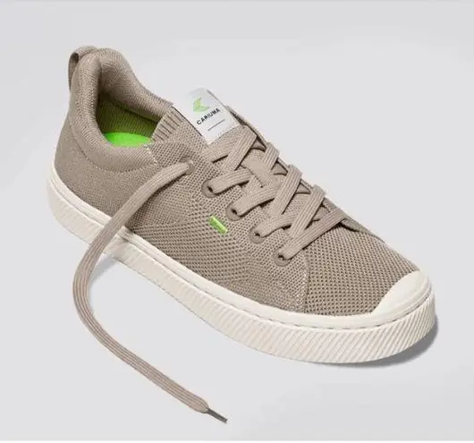 Cariuma IBI Low Knit Sneakers Tennis Shoes Lace Up Sand Knit Size 8 Women's Tan